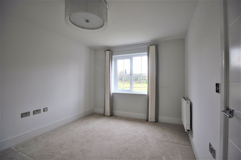 4 bed house for sale in Bluebird Avenue, Ollerton, NG22  - Property Image 8